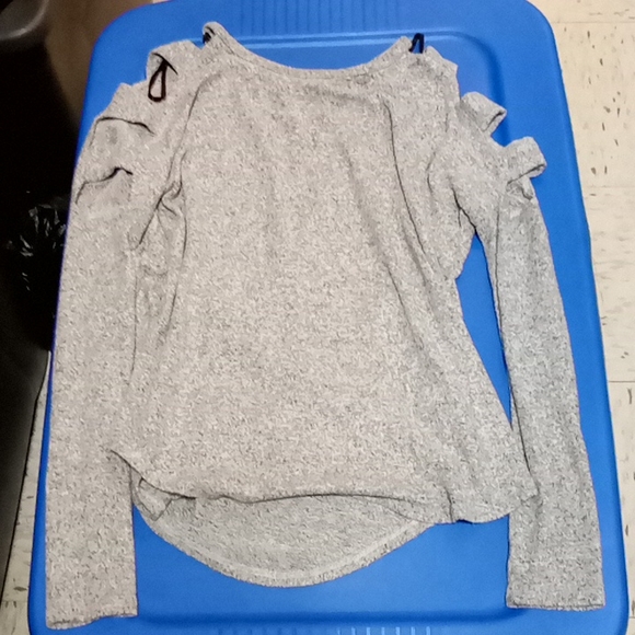 Open Shoulder Ladder CutOut Long Sleeve blouse size small - Picture 2 of 3